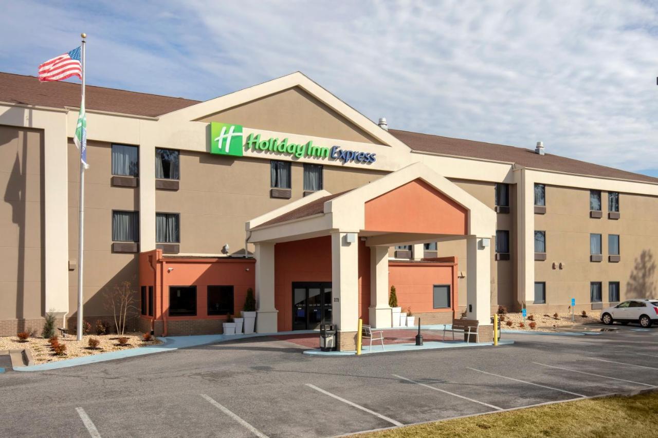 Holiday Inn Express Metropolis, An Ihg Hotel Exterior photo